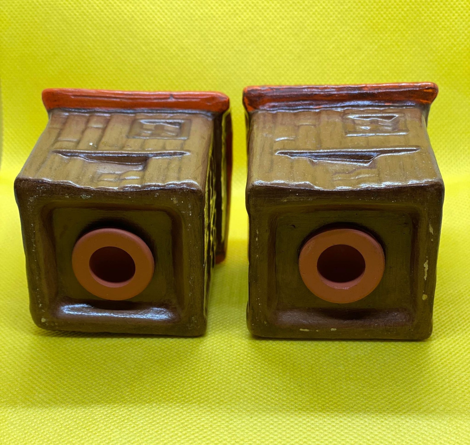 Barn Salt and Pepper Shaker, Vintage Farm Shakers, Kitchen Dining Table