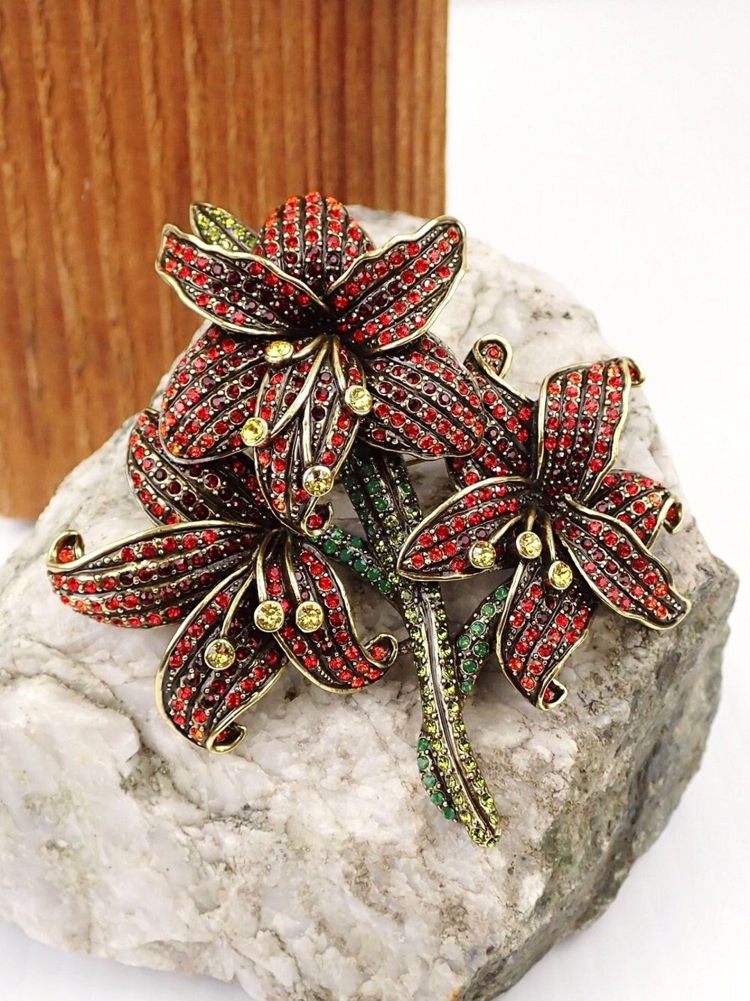 Broche Heidi Daus Halting Glamour – Cristaux Swarovski Bleus, Neuve En Boîte