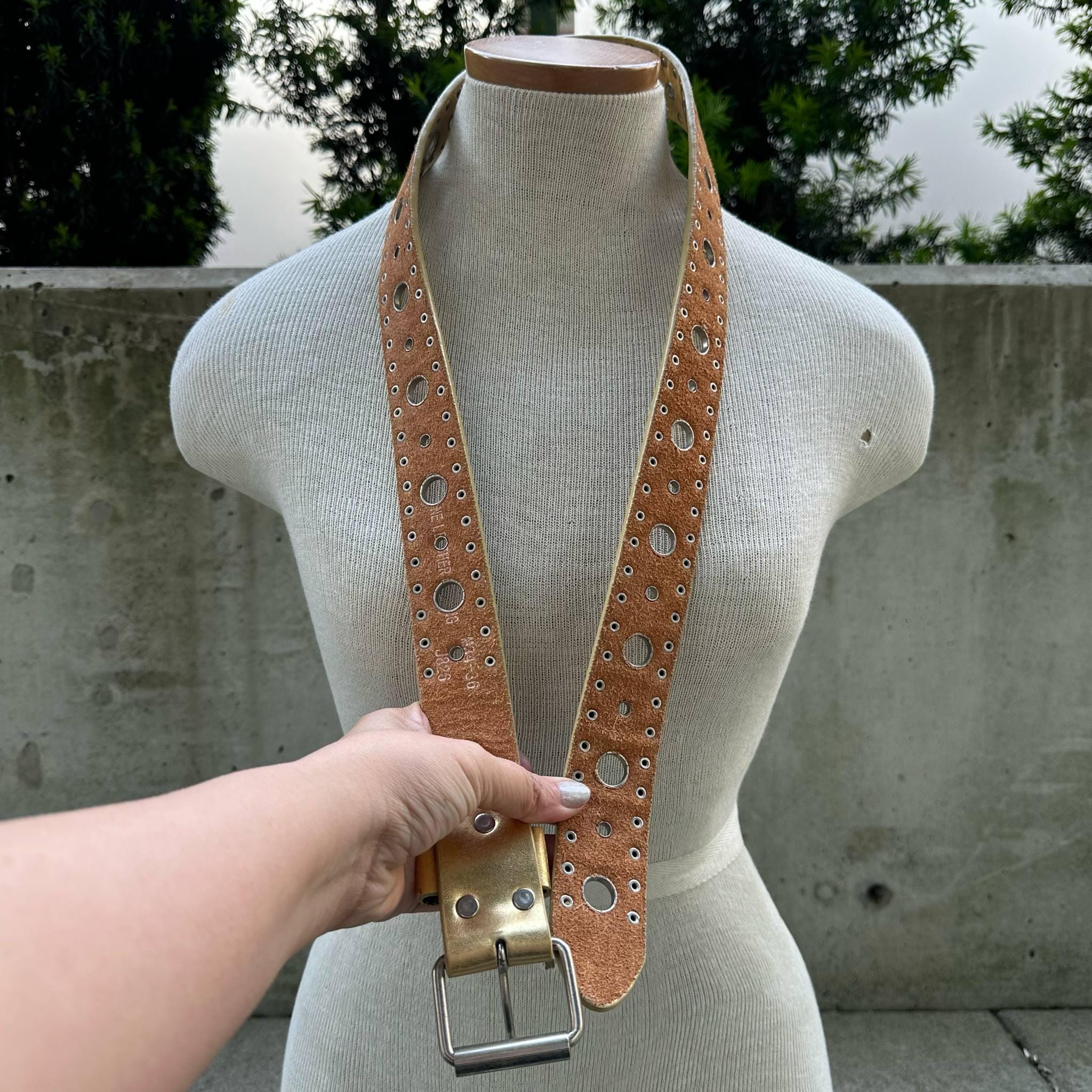 Y2K Gold Tone Grommet Belt, Vintage Gold Genuine Leather  display picture 1