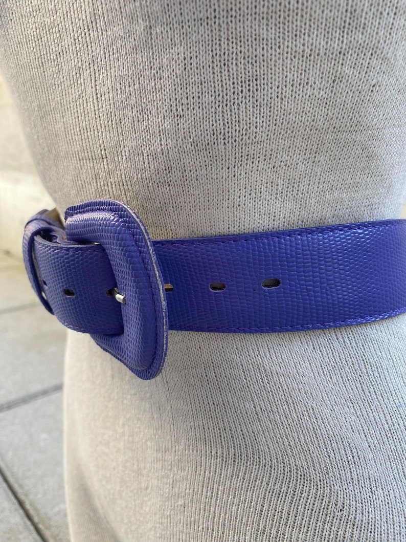 80s light purple belt, vintage faux leather belt, mauve accessories, maximalist fashion, kidcore style, classy modern look, festival wear image 5