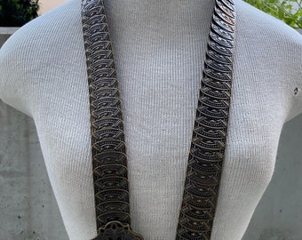 80s Brass Tone Elastic Belt, Vintage Metal Plaque Scale  display picture 1
