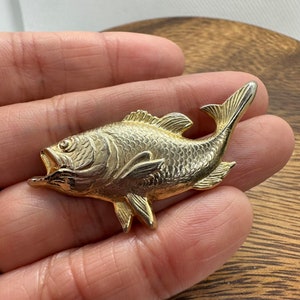 80s big mouth bass fish brooch, vintage gold tone fish pin, sport boating, lake fishing enthusiast, grandparents gift, fisherman accessories image 4