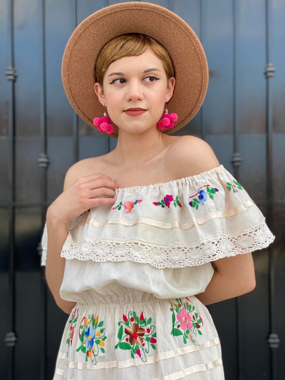 Floral Embroidery Vintage Mexican Dress, off the Shoulder Prairie 