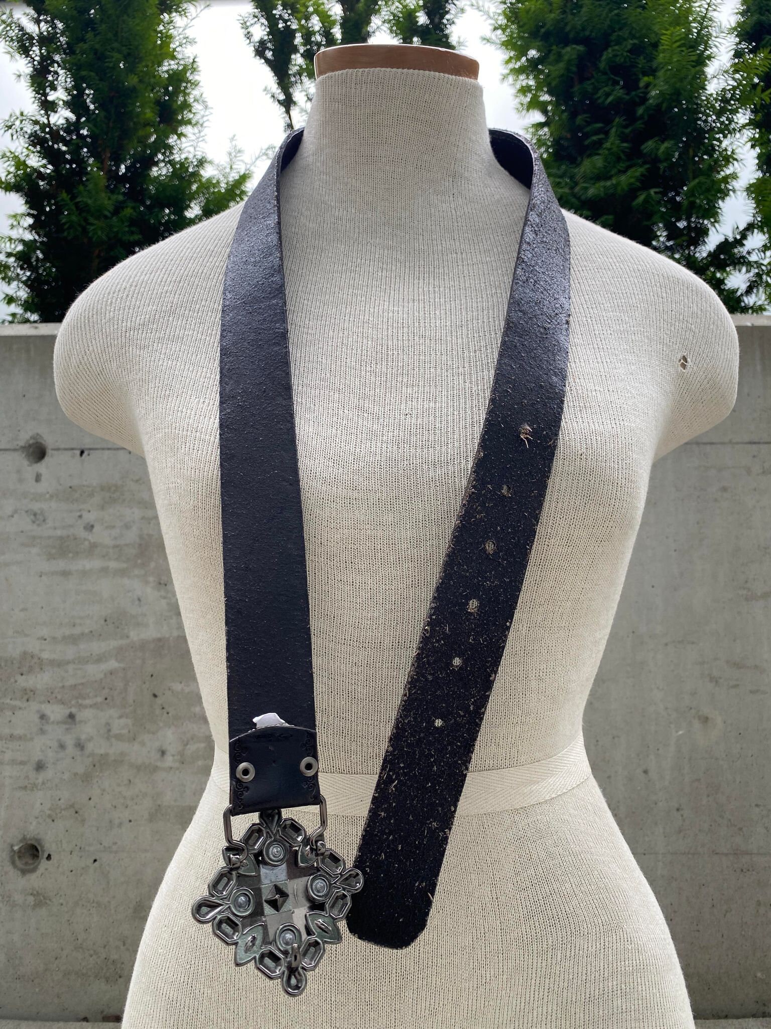 Vintage Fossil Black Genuine Leather Belt, Embellished  display picture 2