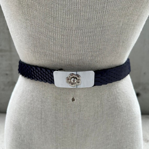 Vintage 1970s Purple Blueish Fish Scale Elastic Belt, Shiny  display picture 3