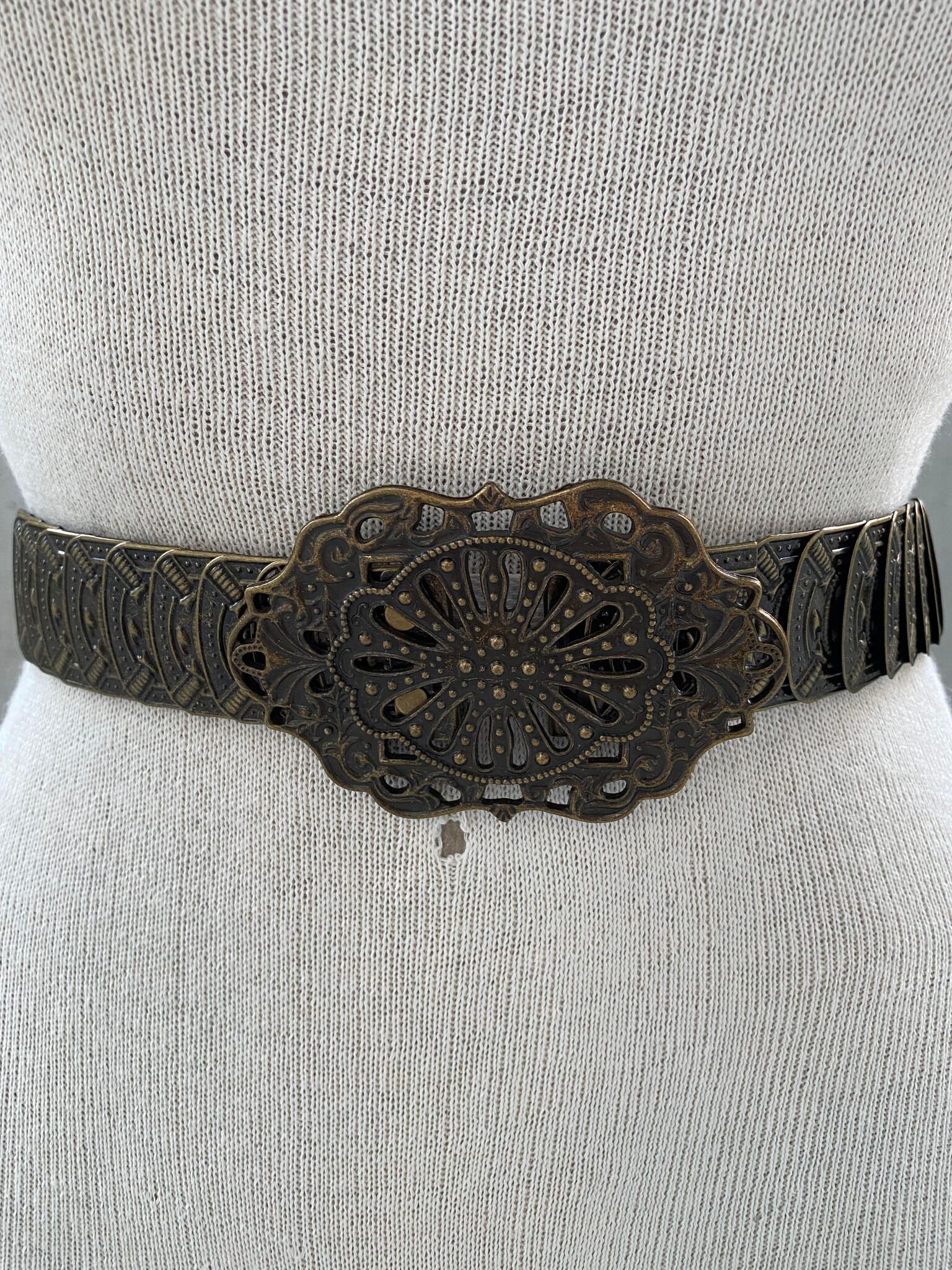 80s Brass Tone Elastic Belt, Vintage Metal Plaque Scale 