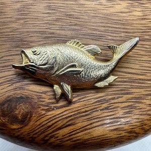 80s big mouth bass fish brooch, vintage gold tone fish pin, sport boating, lake fishing enthusiast, grandparents gift, fisherman accessories image 6