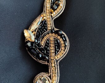 Treble clef brooch, Music note pin, Music teacher gift, Musical theater gifts, Gift to a musician, hand made broosh