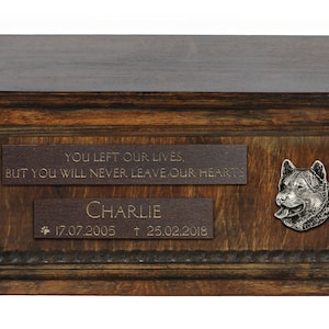 Alaskan Malamute Urn for Dog Ashes, Personalized Memorial with Relief, Pet’s Name and Quote, Lower Model