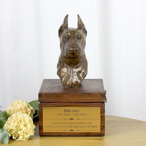 Doberman urn for dog&#39;s ashes, Urn with engraving and sculpture of a dog, Urn with dog statue and engraving, Custom urn for a dog