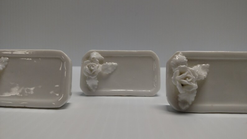 Set of 5 Shafford Design Bone China OCTAGON PLACE CARD Stands White Roses Design