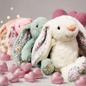 Hase individuell für Ostern Name auf Stofftier personalisierte Name für Ostern gesticktes Ostergeschenk für Jungen Ostergeschenk für Mädchen