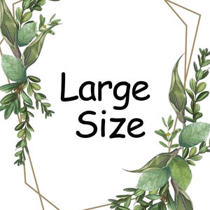Puede incluir: Una corona floral de hojas verdes con un marco geométrico dorado que rodea el texto "Large Size".