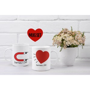 Voor hem en haar Valentijn bijpassende mokset, gepersonaliseerde magneet attractie cadeau, liefdesmok voor man vrouw, vriend, vriendin verjaardag