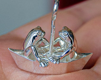 Collier Origami Boat, grenouilles en bateau en papier doré, pendentif grenouille, navire en argent sterling, bijoux Origami, animal origami, CHAÎNE NON INCLUSE