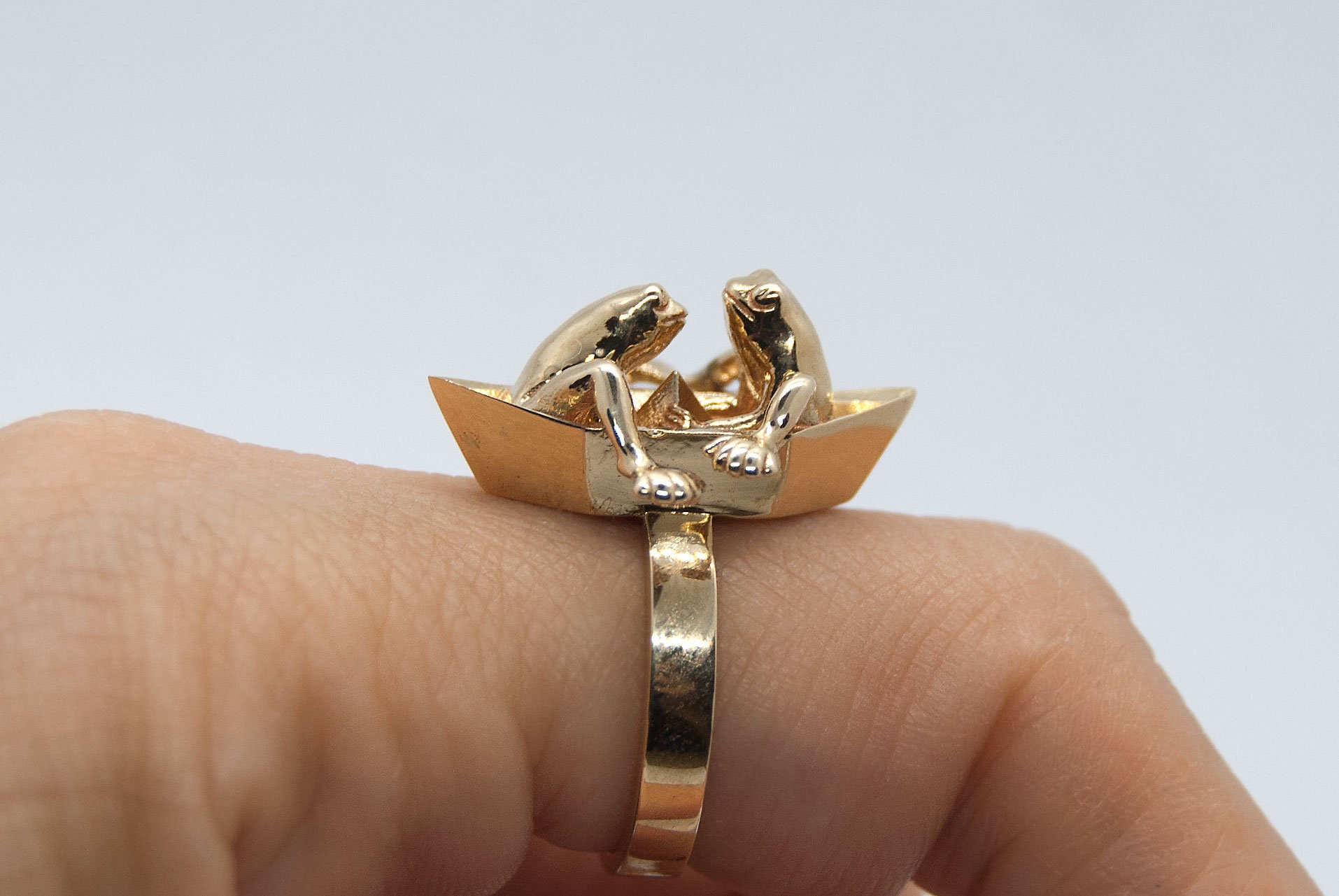 Origami Boat Ring, frogs in gold paper boat, frog ring, polished brass Ship Ring, Origami Jewelry, origami animal ring, frog gift