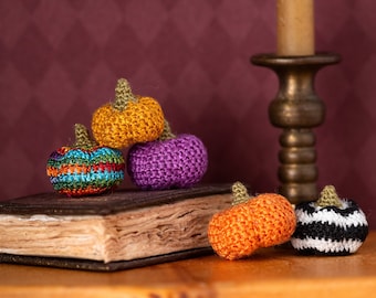 Miniature Crochet Pumpkins – Handmade Halloween Dollhouse Decoration