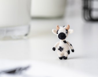 Micro miniature tiny crochet cow: mini animals, crochet art, cute stuffed animal, supernatural gifts, micro miniatures