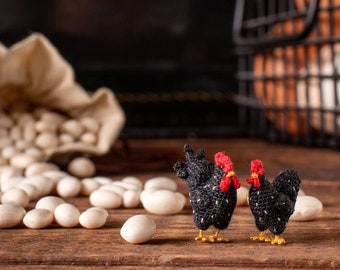 Miniature Rooster and Hen – Tiny Crochet Chicken Figurines – Farmhouse Decor for Dollhouse or Shelf