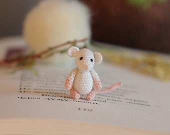 Micro miniature crochet animal rat: mini animals crochet art, cute stuffed animal supernatural gifts, micro miniatures micro crochet animal