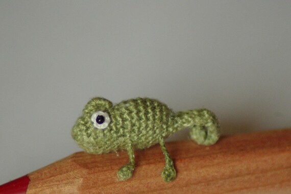 Micro Crochet Green Chameleon – Tiny Handmade Cotton Figurine - Etsy
