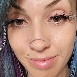 Fake nose to ear chain top