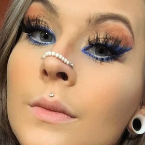 W[hite Howlite] Nose Chain