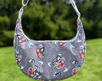 Bolsa de media luna de Halloween con esqueleto espeluznante