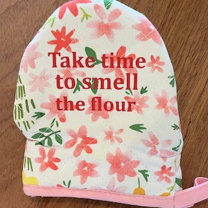 Smell the Flour Punny Mini Oven Mitt