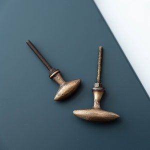 Antique Iron Droplet Knob: Distressed Oval Drawer Pull