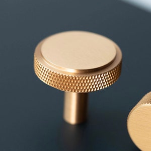 Bouton rond moleté en laiton : quincaillerie pour meubles de luxe (35 mm)