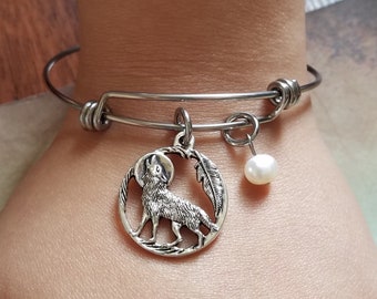 Howling Wolf Charm Bracelet Handmade Semiprecious Stone Or Pearl Accent On A Stainless Steel Expandable Bangle