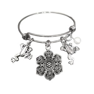 Frog Semiprecious Handmade Bracelet on a Stainless Steel Expandable Bangle