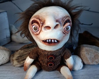 Seltsame Kunstpuppe Seltsame handgefertigte Figur, gruselige Seltsamkeit Gothic Miniatur, handgefertigte ungerade Sammlerskulptur