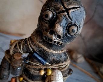 激安直営店 Handmade Voodoo Dark Hoodoo Poppet, Pagan Creepy Gift, Doll 人形