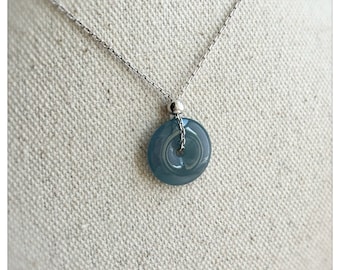 Collier en jade NJ240315 pendentif délicat donut pièce de monnaie PingAnKou Jade du Guatemala naturel argent vert bleu minimal