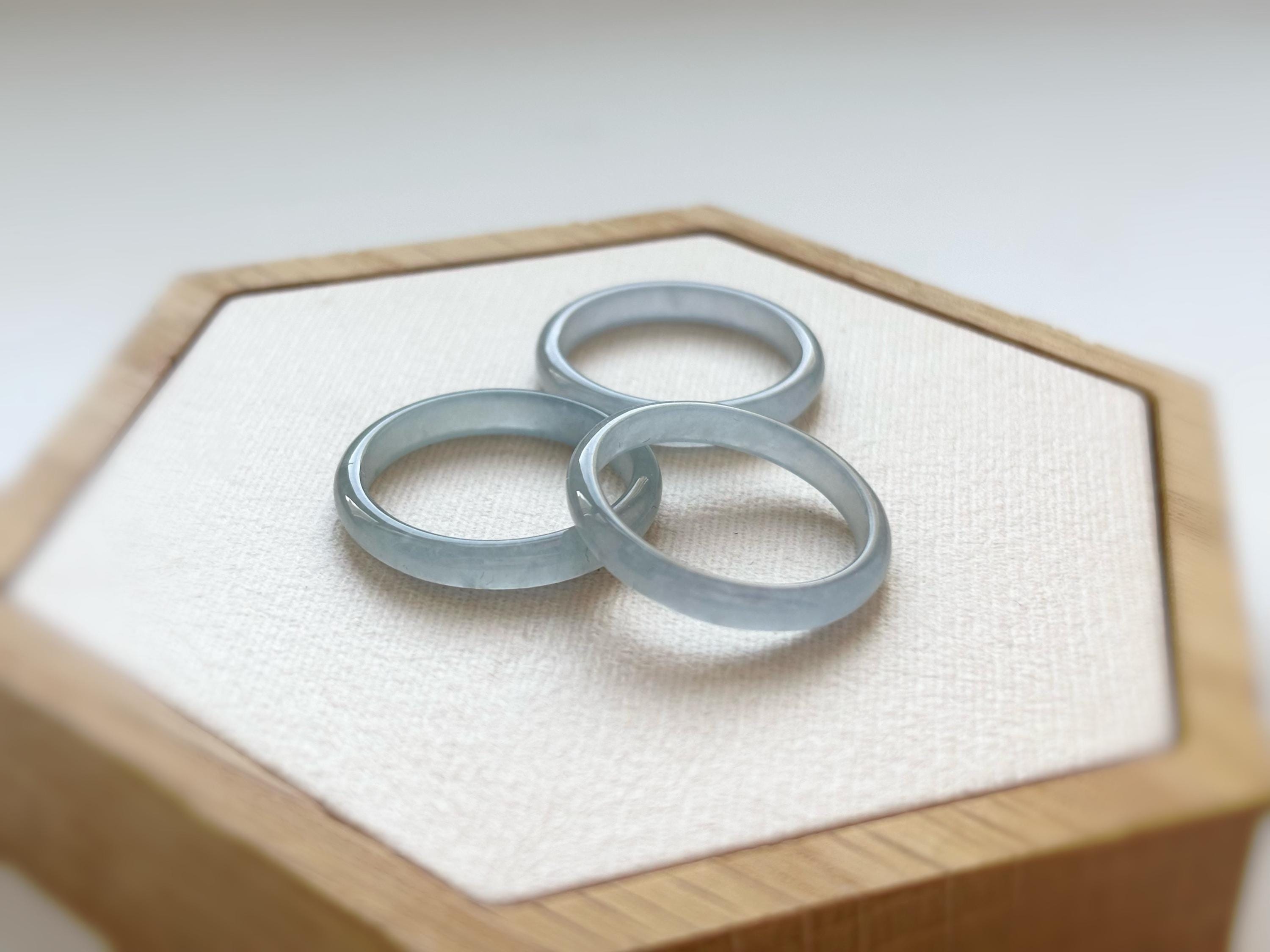Bague en jade RJ250102 Bague fine en jade du Guatemala naturel bleu clair délicat minimal