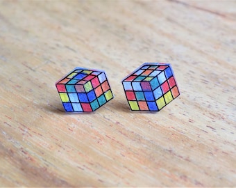 Rubiks kub örhängen, handgjorda i krympplast