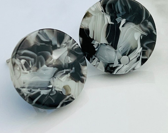 12 Acrylic 14mm Round Stud Post Black White Mix Earrings & Backs Connector Loop Holes Dangle Style Earring Findings Jewelry Making