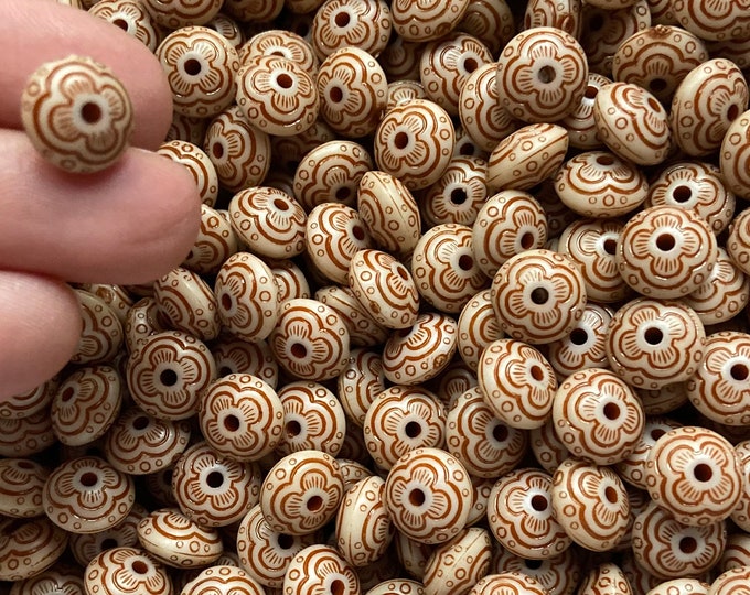 Clearance 50pcs Acrylic 6x11mm Flower Round Flat Spacer Rust Brown Color Etched Laced Carved Beads Charm Earrings Necklace Bracelet Jewelry