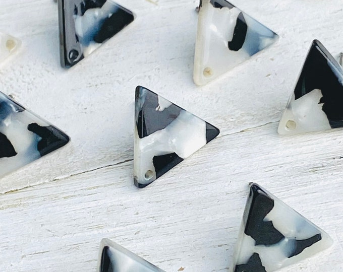 12 Acrylic 14mm Triangle Stud Post Black and White Mix Earrings & Backs Connector Loop Holes Dangle Earring Findings Jewelry Making