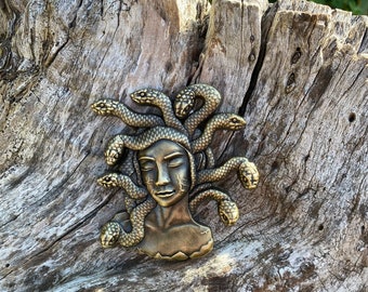 Pin de metal 3D de Medusa de 3 pulgadas (descontinuado), pin de solapa de mitología griega, regalo para amantes de los libros, regalos para lectores, mitos, serpientes.