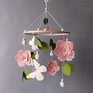 Flower baby mobile girl for crib Felt floral boho nursery decor Butterfly roses hanging mobile with hanger music Baby girl room decoration