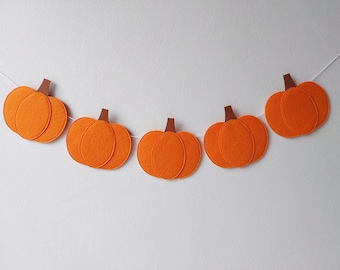Pumpkin felt garland Fall decor Farmhouse hanging wall decor Fall nursery decorations Thanksgiving home decor Halloween garland