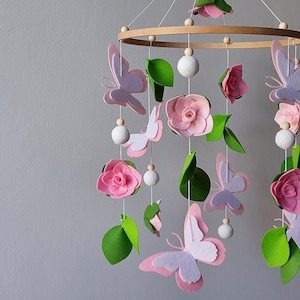 Floral baby mobile Butterfly flower crib mobile for baby girl Fairy garden nursery decor Nature cot musical mobile Pink roses hanging mobile