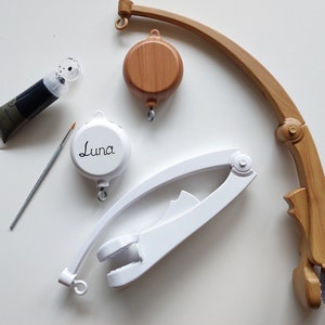 Colgador de móvil Brazo para móvil de cuna y caja de música Soporte para móvil de bebé Soporte de madera de color neutro Soporte para guardería Soporte para móvil de cuna