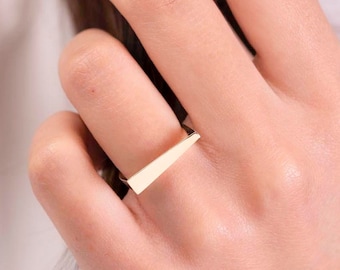 14k Solid Gold Graduated Signet Ring for Women