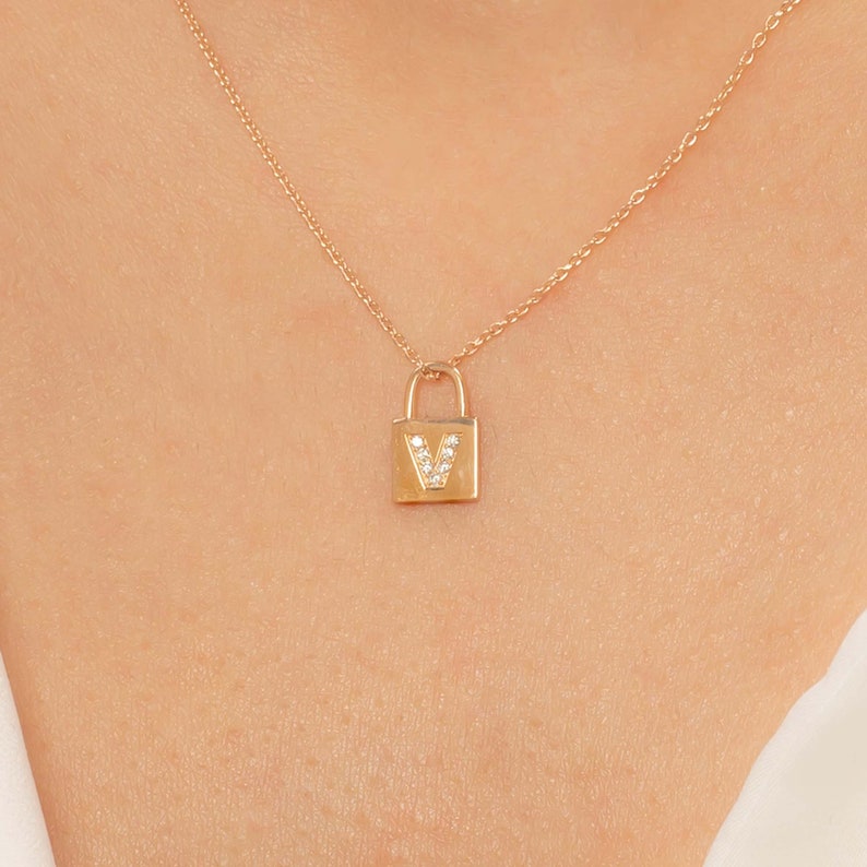 Letter V Charm Pendant Necklace 14k Solid Gold Initial Etsy