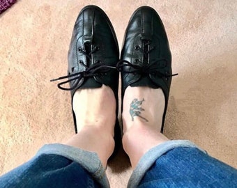 1990s Vintage Black Leather Cougar Lace up Shoes
