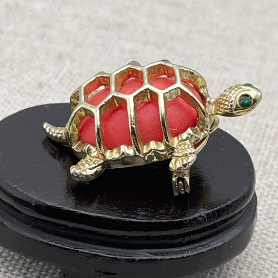 Turtle Brooch Pin, Vintage Gold Toned with orange… - image 3